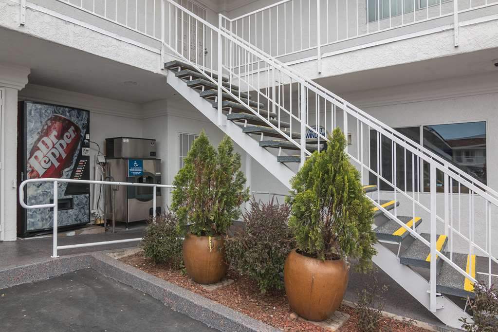 Motel 6 Norwalk CA - photo 9