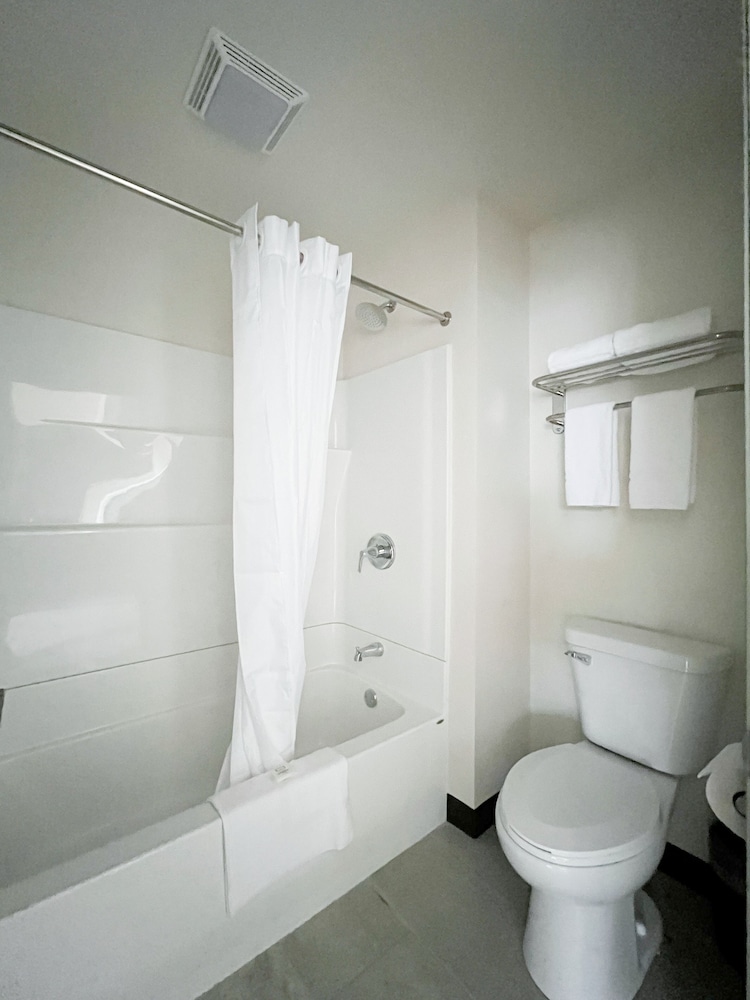 Travelodge by Wyndham Atlanta Illinois - photo 21