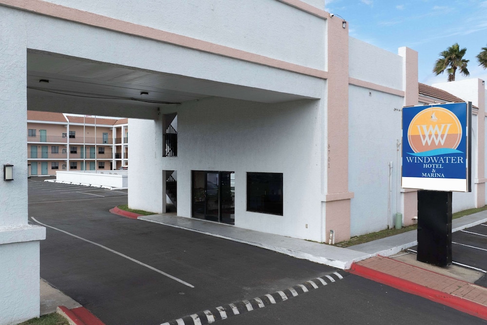 WindWater Hotel - photo 2