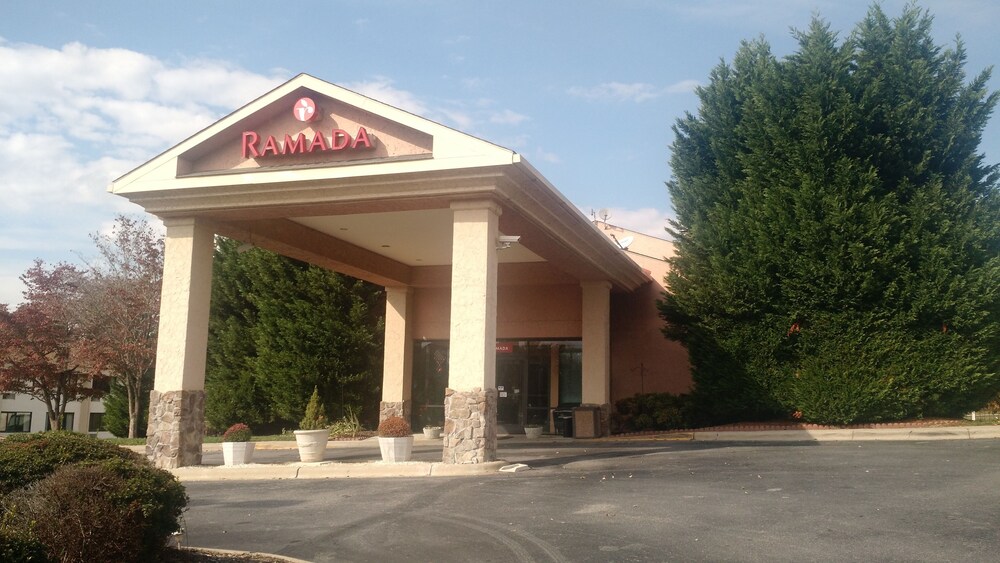 Ramada by Wyndham Asheville Southeast - photo 46
