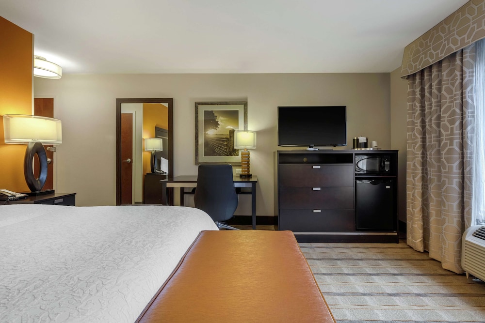 Hampton Inn & Suites Columbus - photo 25