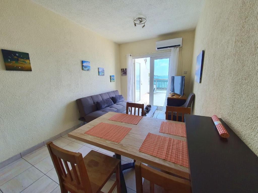 Poseidon 51 Beachfront Two Bedroom Apartment