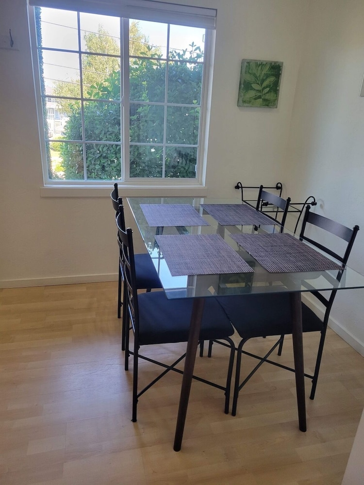 Hood River Suites Apartment Hotel - photo 13