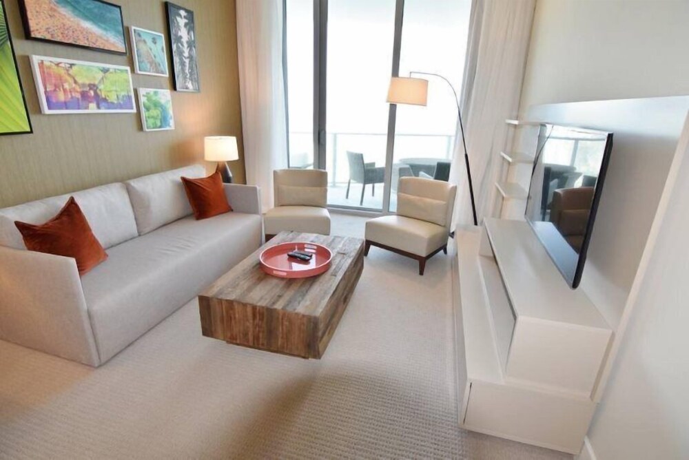 Ocean And Bay Views 1 Bed 1 Bath @ Hyde Resort - photo 2