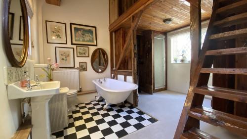 The Clock Tower - carbon neutral hotel in Ventnor