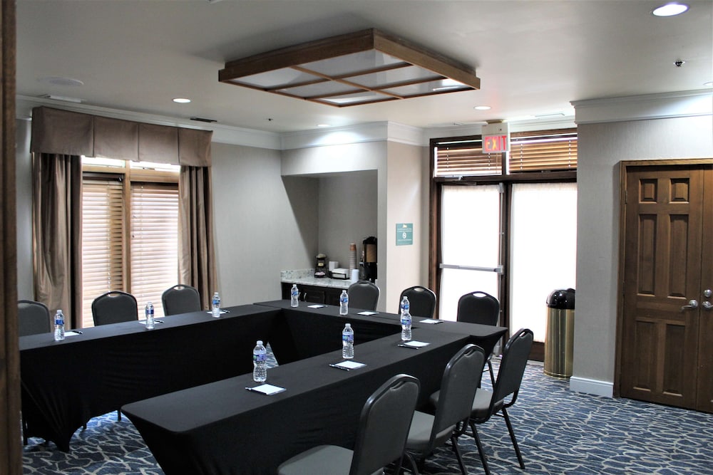 Homewood Suites by Hilton Chicago Schaumburg - photo 32