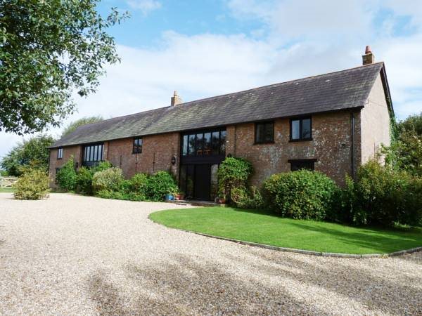 Hilltop Barn — 4-Star Luxury Hotel in Blandford Forum, United Kingdom