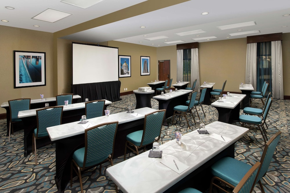 Embassy Suites by Hilton Atlanta Airport - photo 35