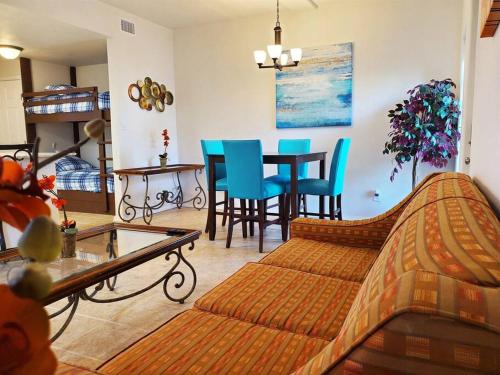 Sun Ray #1A Pet Friendly 3min Walk to Beach — 4-Star Luxury Hotel in South Padre Island, United States