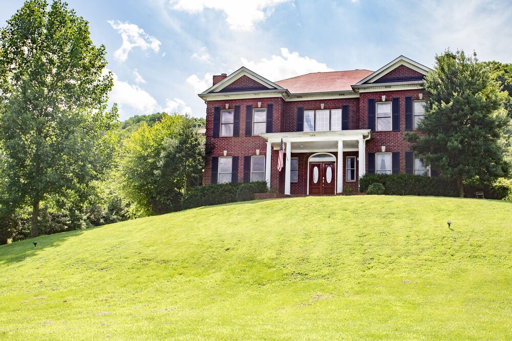 Country Cove 5 Br Estate — 4-Star Luxury Hotel in Brentwood, United States
