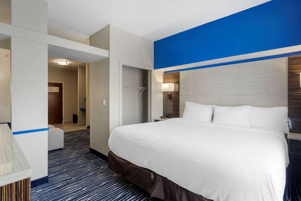 Comfort Inn & Suites Memphis East - photo 19