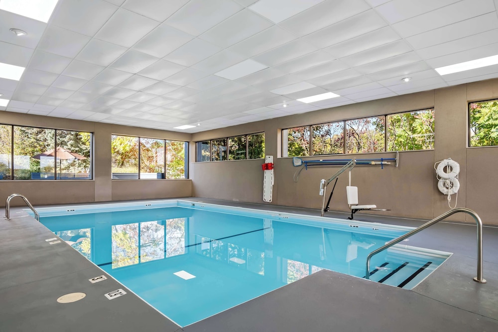 Spark by Hilton Stevensville - photo 47
