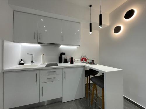 Monastiraki 512 SuperHost Hub — 4-Star Luxury Hotel in Athens, Greece