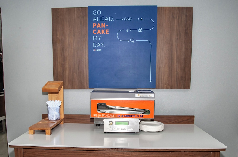 Holiday Inn Express Airport Tucson by IHG - photo 53