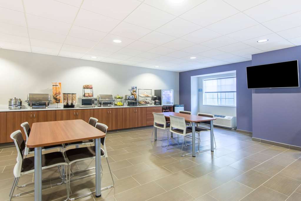 Microtel Inn & Suites By Wyndham Cadiz - photo 12