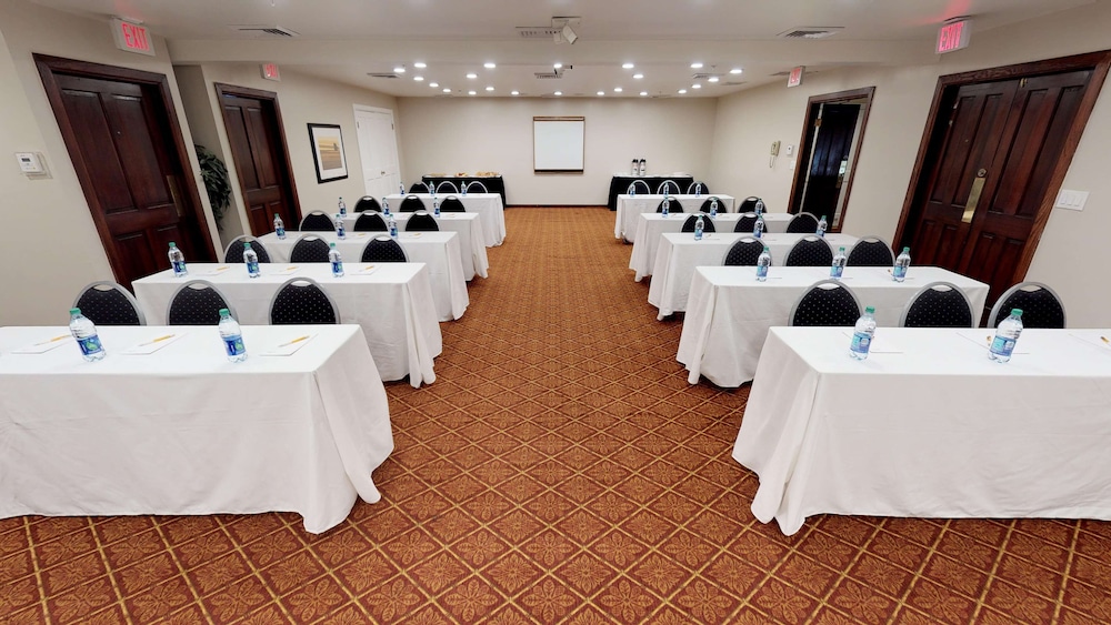 Chase Suite Hotel Newark Fremont - photo 40