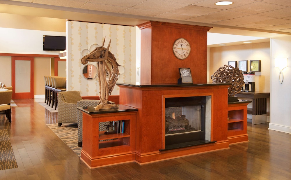 Hampton Inn & Suites Pittsburgh Meadow Lands - photo 5