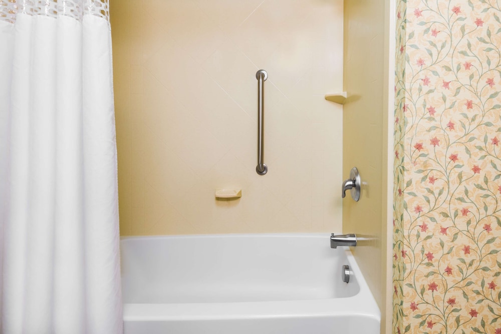 Hampton Inn & Suites Columbus Polaris - photo 14