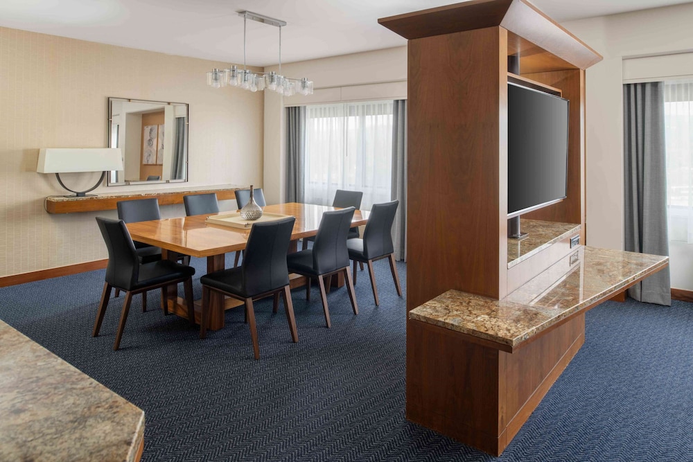 DoubleTree by Hilton San Francisco Airport - photo 22