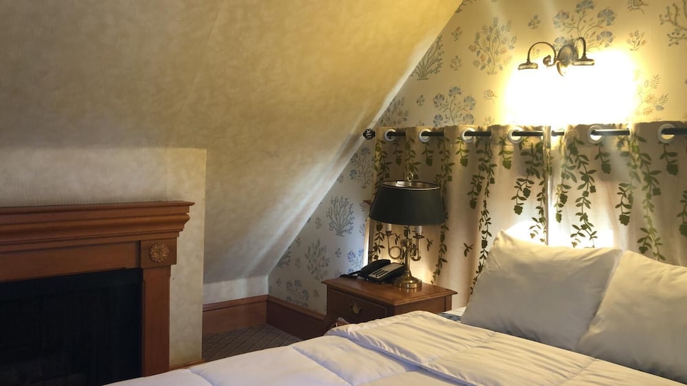 Pacific Grove Inn - photo 26