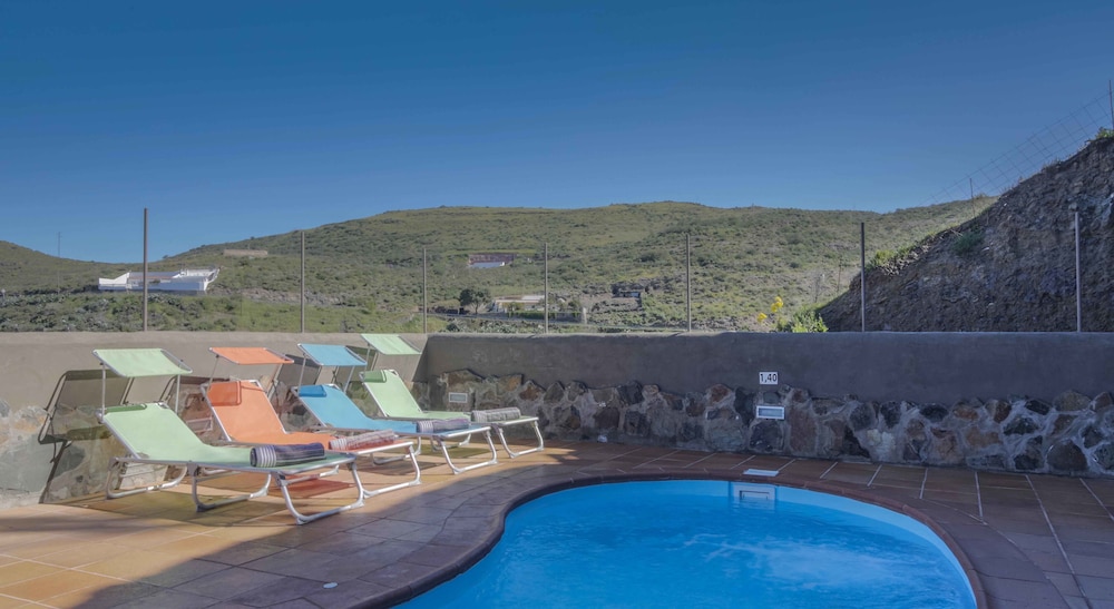 Casa Cueva El Caidero By Artenatur — 4-Star Luxury Hotel in Artenara, Spain