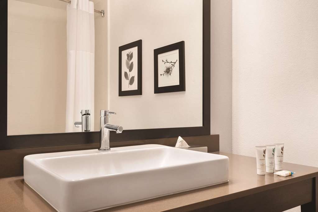 Country Inn & Suites by Radisson Savannah Midtown GA - photo 9