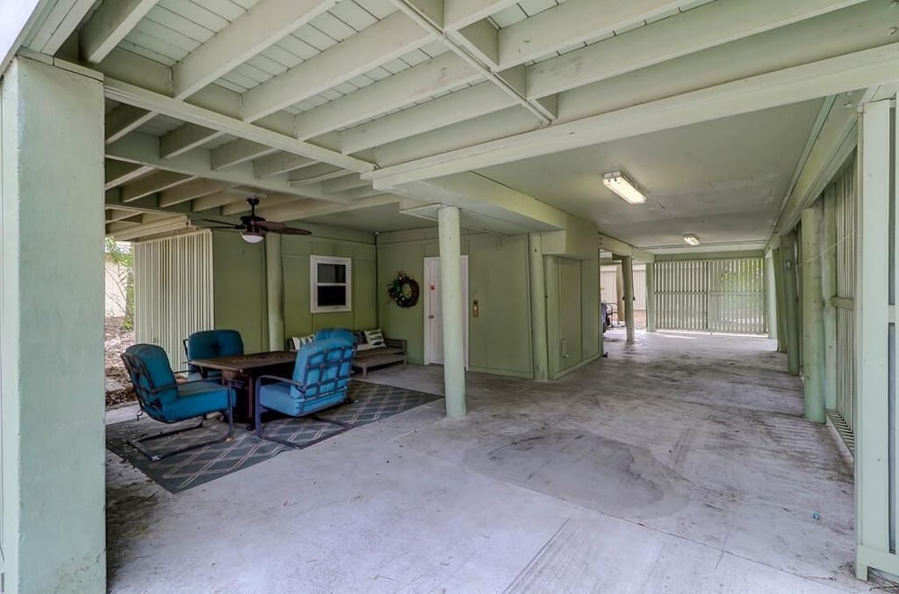 35 Twin Oaks — 4-Star Luxury Hotel in Isle Of Palms, United States