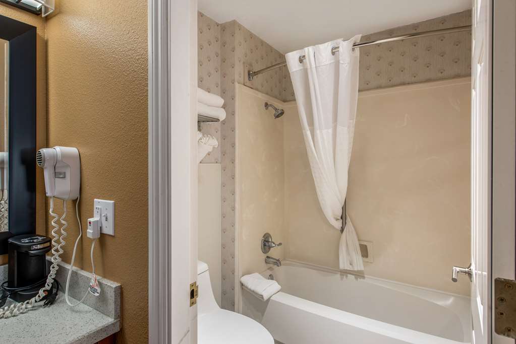 Comfort Inn Mount Shasta Area - photo 34