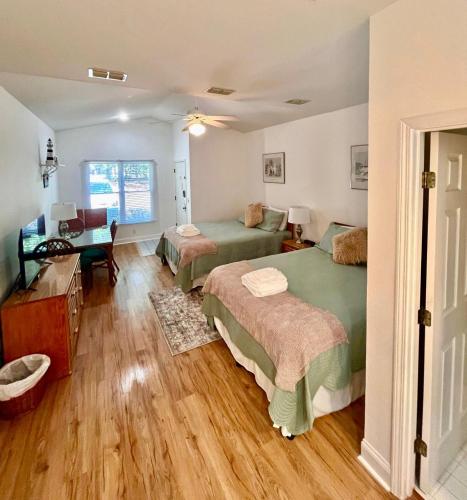 Beautiful Newly Remodeled Mini Suite at Sea Trail Resort — hotel in Sunset Beach