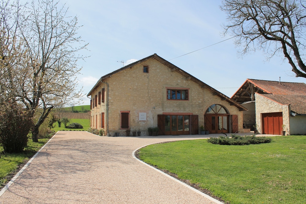 Maison D'hotes Saint Alary — 4-Star Luxury Hotel in Lavaur, France