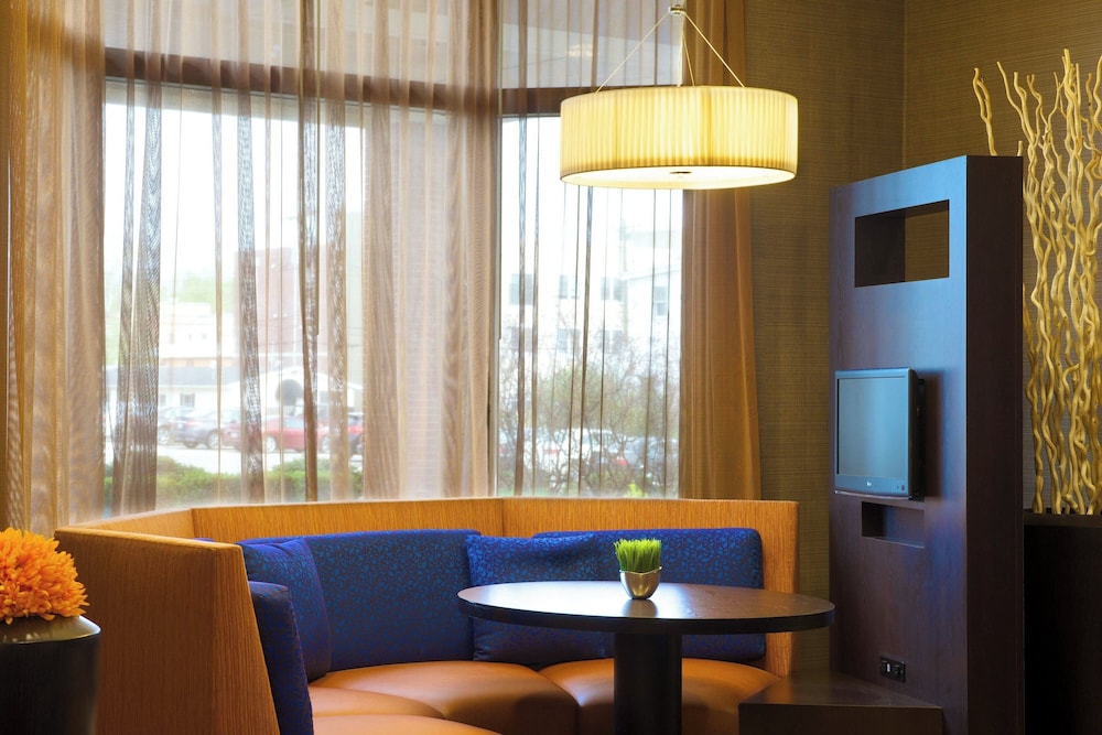 Courtyard by Marriott Bloomington - photo 37