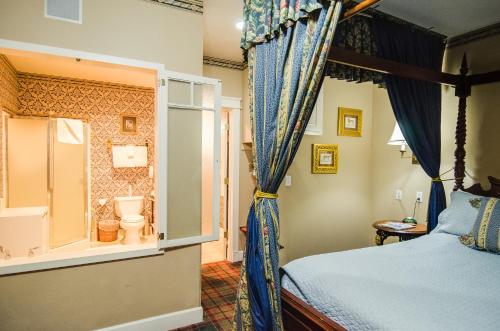 Campbell House Inn - photo 56