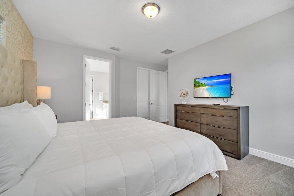 Brand New Encore Resort 5 Bed Resort Home 5 Bedroom Villa - photo 3