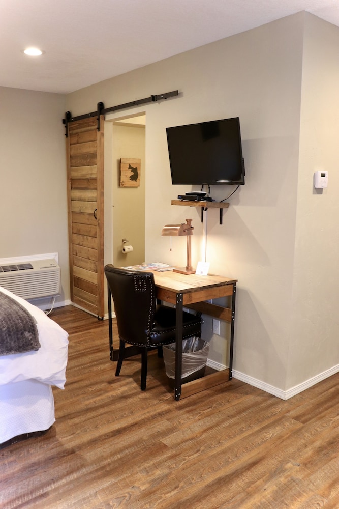 Evergreen Motel - photo 28