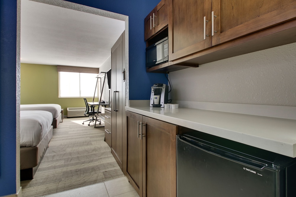 Holiday Inn Express & Suites Wapakoneta by IHG - photo 25