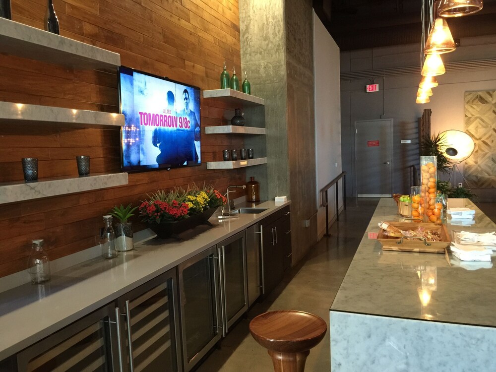 Corporate Suites Downtown In The Heart of LA - photo 46