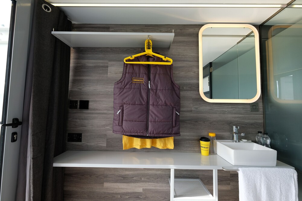 StayLets Village & Caboose Town CF23 in Cheltenham, United Kingdom