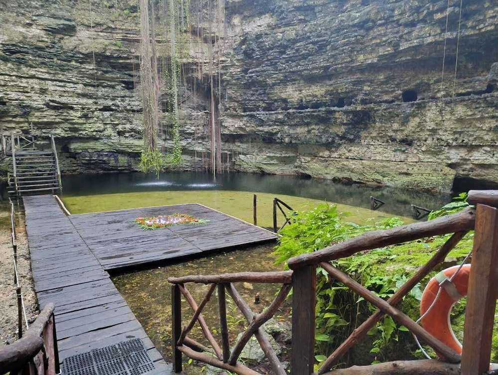 LJs Chichikan Eco Luxury Retreat in Valladolid, Mexico