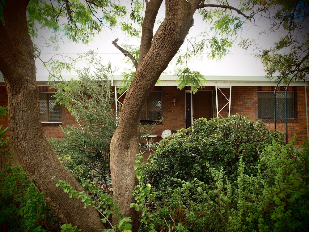 Capon Cottage — 4-Star Luxury Hotel in Broken Hill, Australia