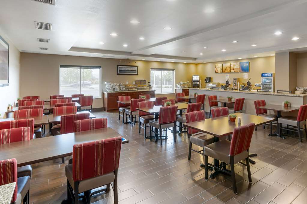 Comfort Suites Redding Shasta Lake - photo 28
