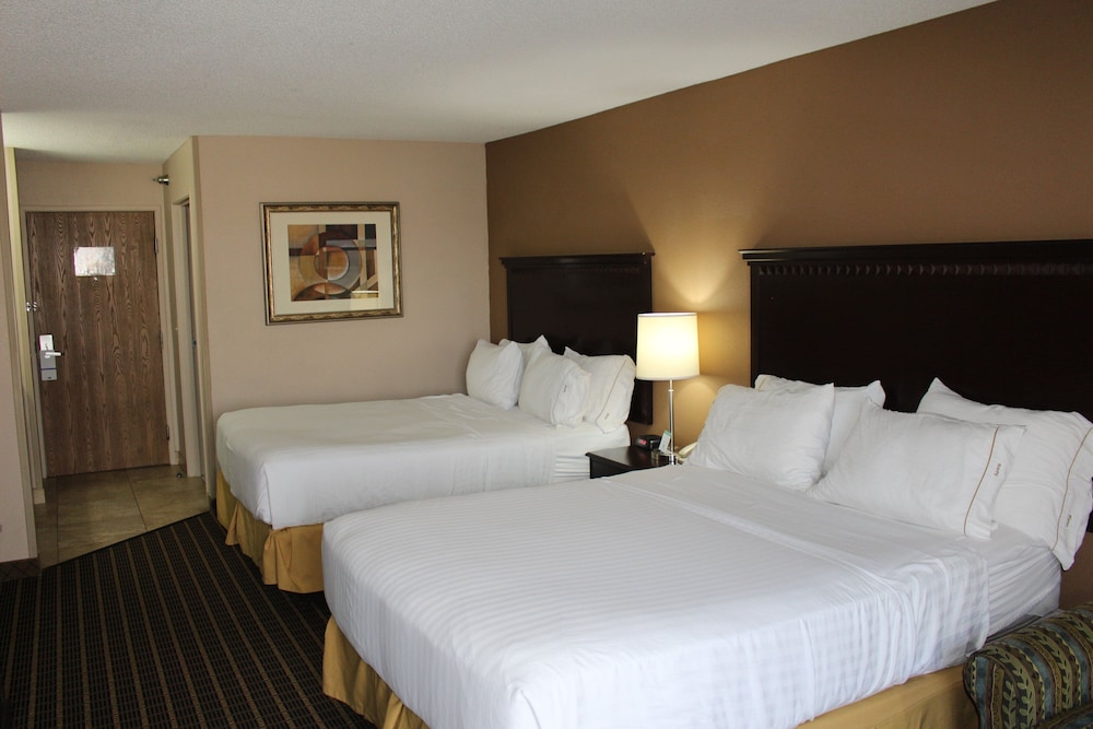 Holiday Inn Express Kansas City Liberty by IHG - photo 18