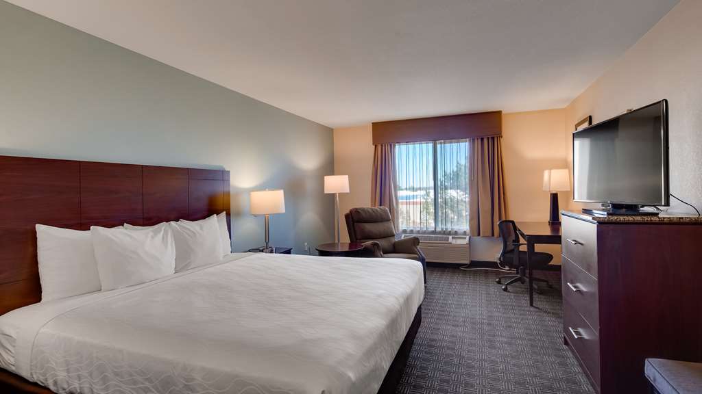 Best Western Plus Gateway Inn & Suites - photo 14