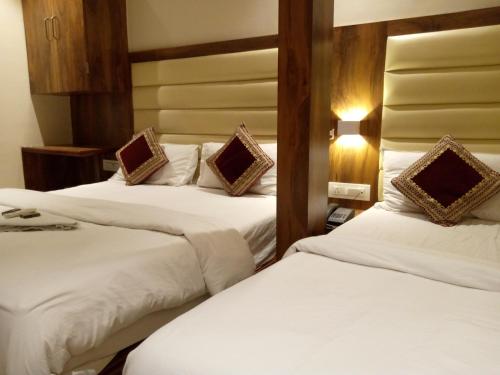 Hotel Adams Inn Near Mumbai Airport