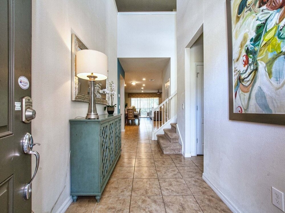 Spacious 8BR Villa w Pool & Resort Amenities - photo 23
