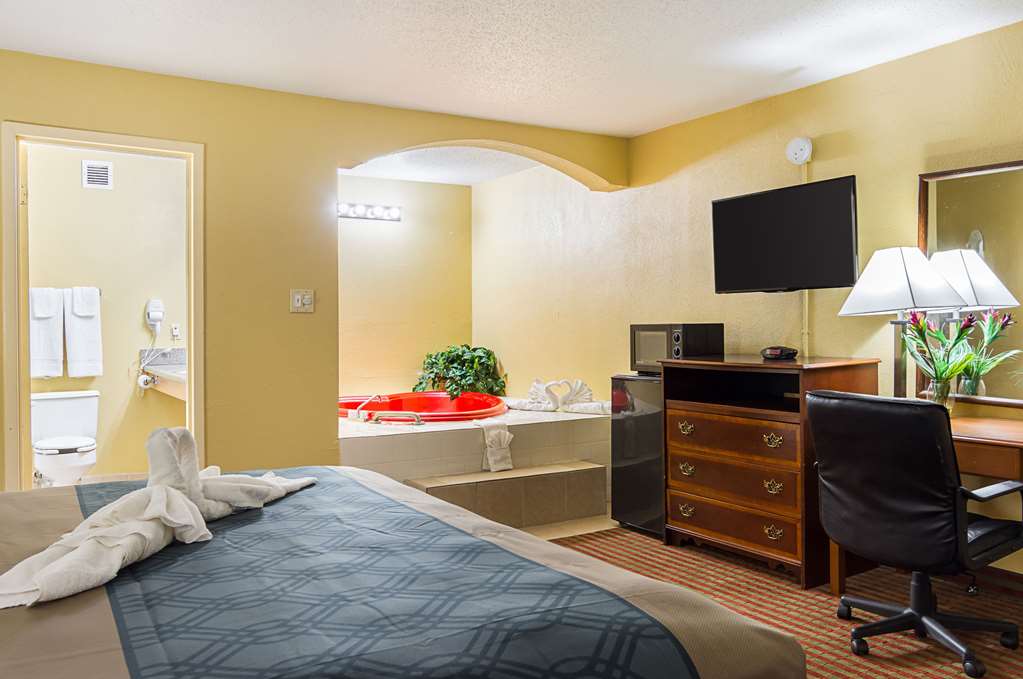 Econo Lodge Jacksonville near Little Rock Air Force Base - photo 22