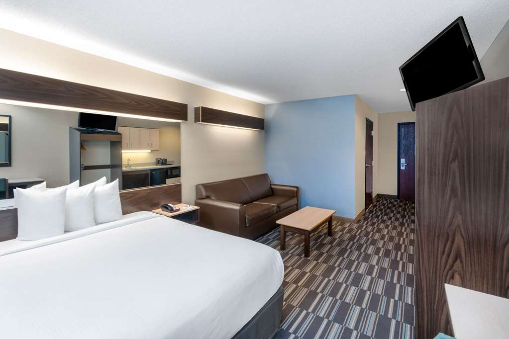 Microtel Inn and Suites by Wyndham Columbus North - photo 23