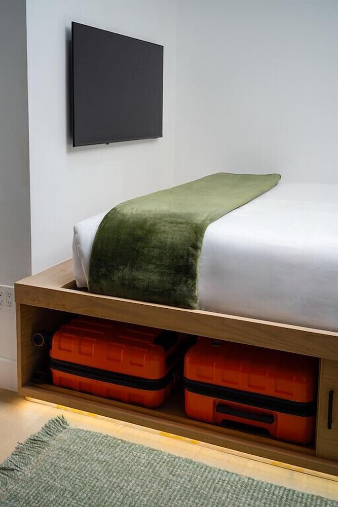 Little Charlie Hotel - photo 41