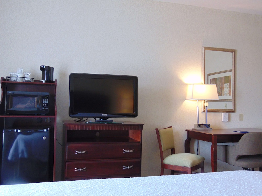 Hampton Inn & Suites Cleveland Mentor - photo 5