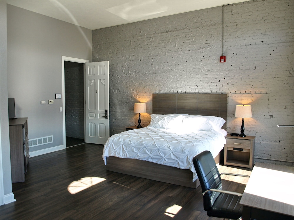 Cornerstone Inn - photo 4