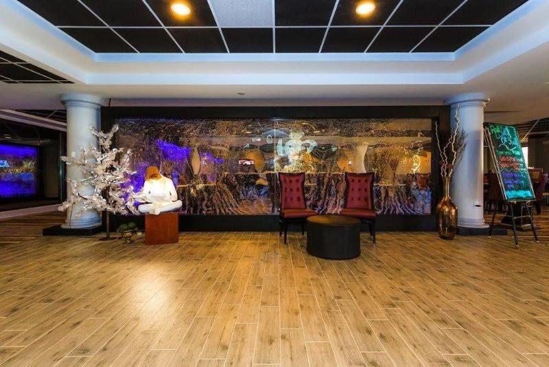 Regalia Hotel & Conference Center - photo 23